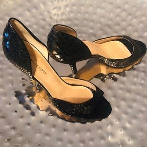 Classic Karen Scott Snakeskin Pumps